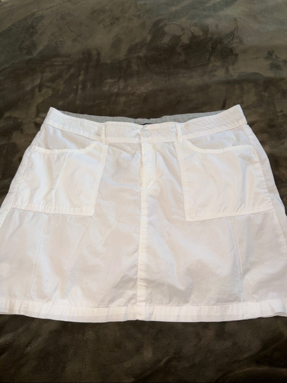 Size 16 White Pocket Front skort